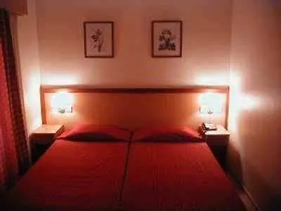 Residencial Estoril Hotel 2*